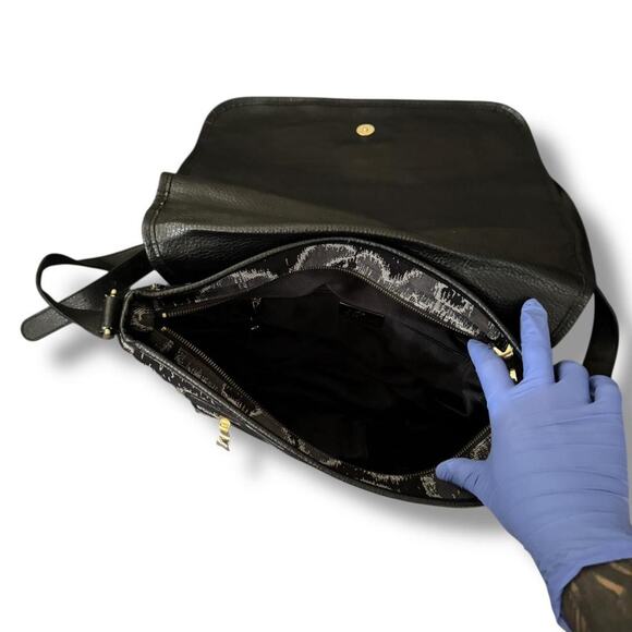 Vivienne Westwood Black Saddle Shoulder Bag - Picture 6 of 7